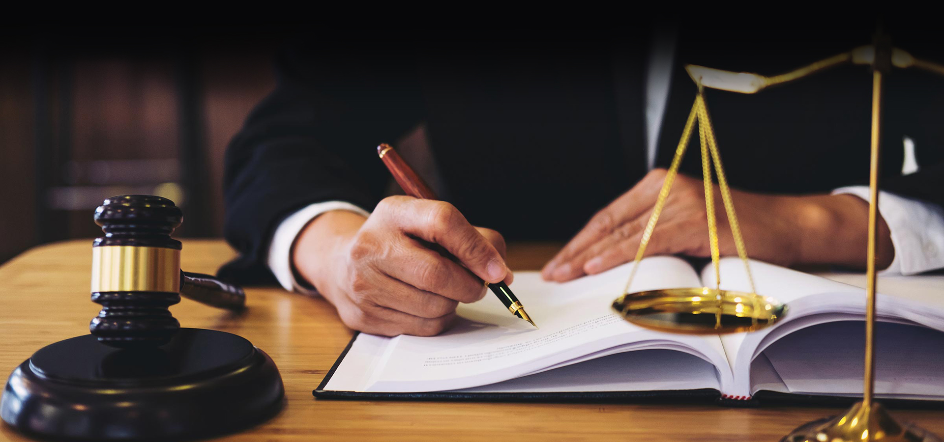 صادق خلیلی به شماره پروانه وکالت ۴۷۵۳۰